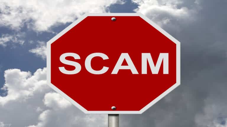 5 Scams People Fall For Without Realizing